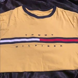 TOMMY tee
